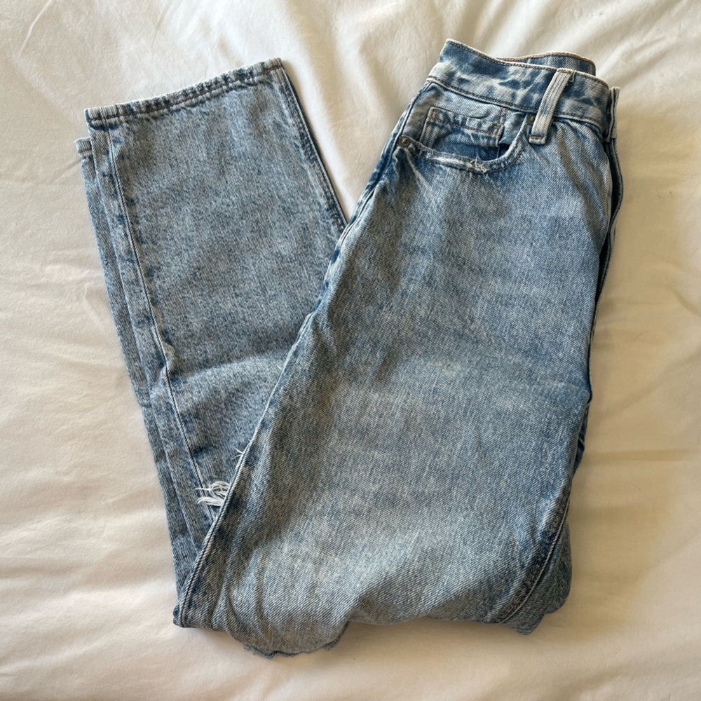 ** SOLD ** American Eagle Mom Straight Jean